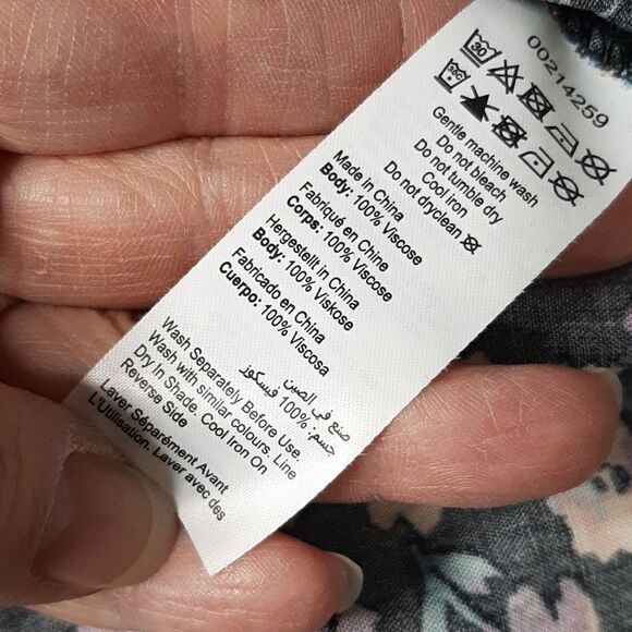 Evans Black with Floral PatternFlowy Top with Flowy Sleeves NWOT - Picture 6 of 9